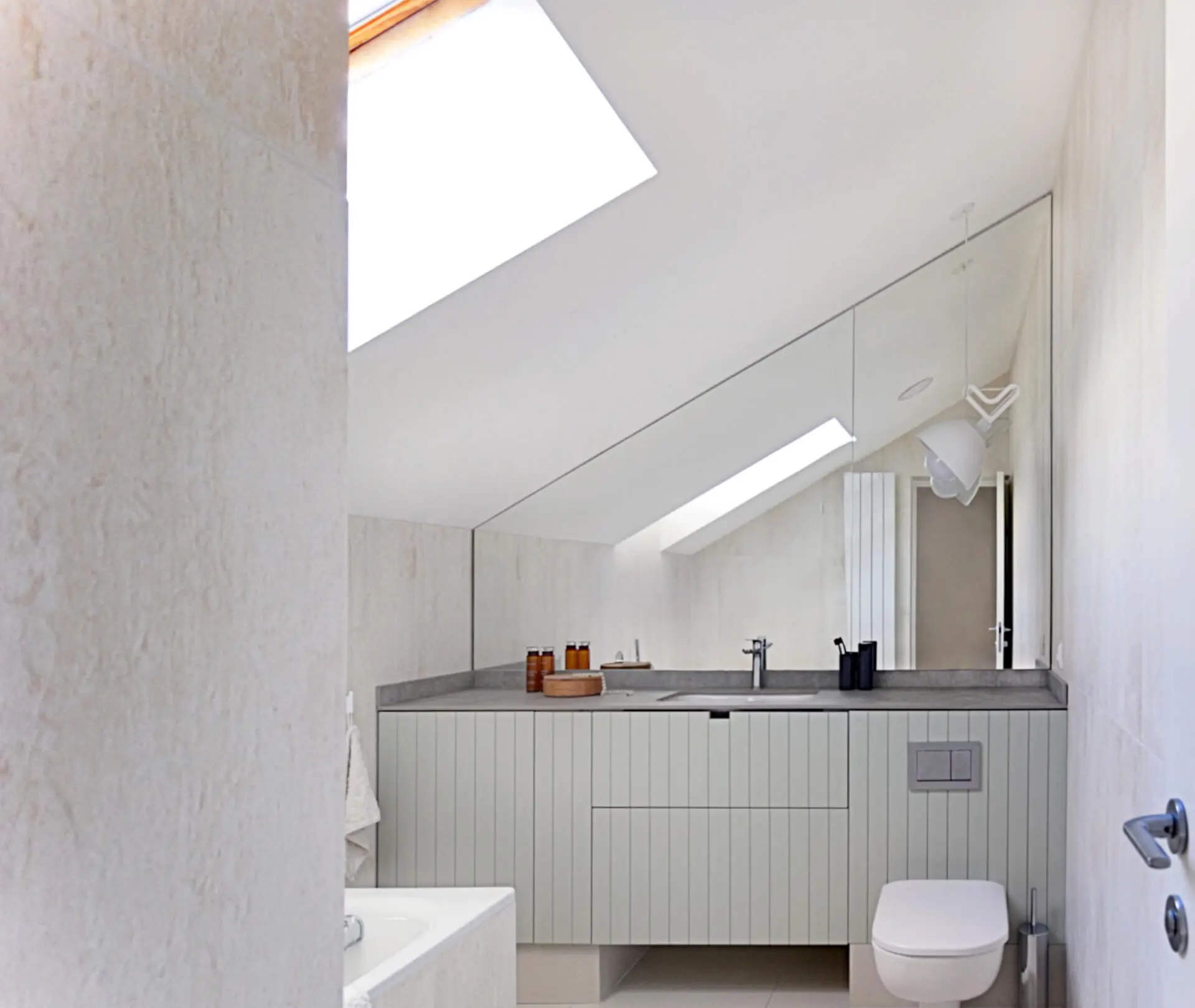 interiérový dizajnér, návrh interiéru modernej kúpeľne v minimalistickom štýle, v neutrálnej farebnej palete | Linea Design
